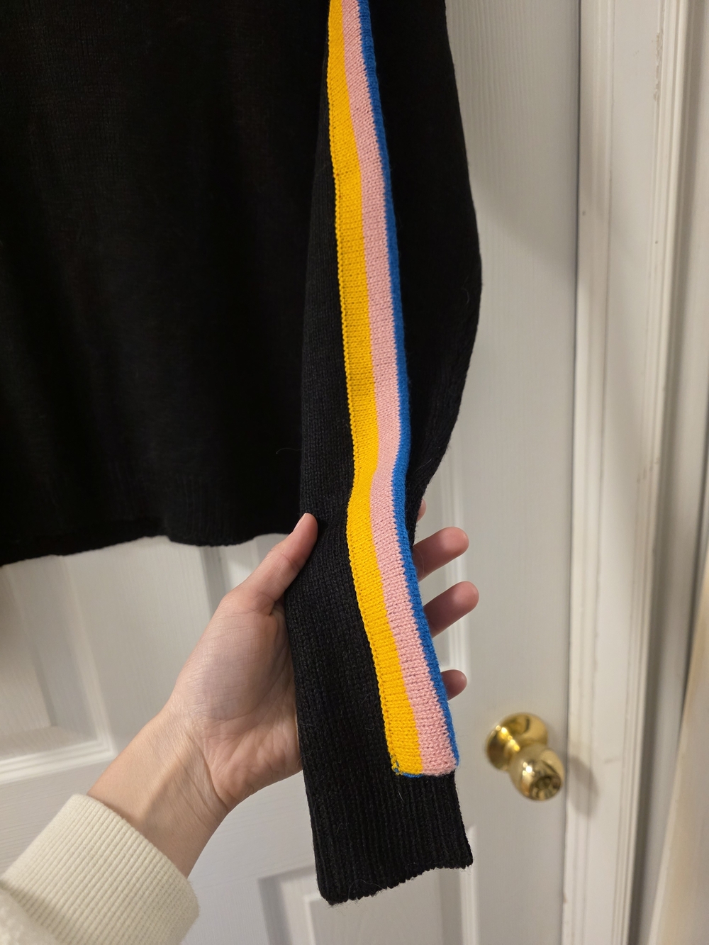 Sweater With Colorful Stripe Accents | SZ Medium - Picture 2 of 6